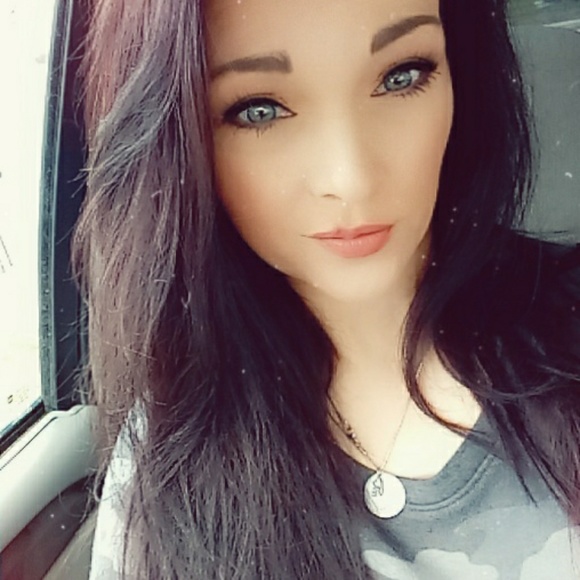 Meet your Posher, Elise - Picture 3 of 5